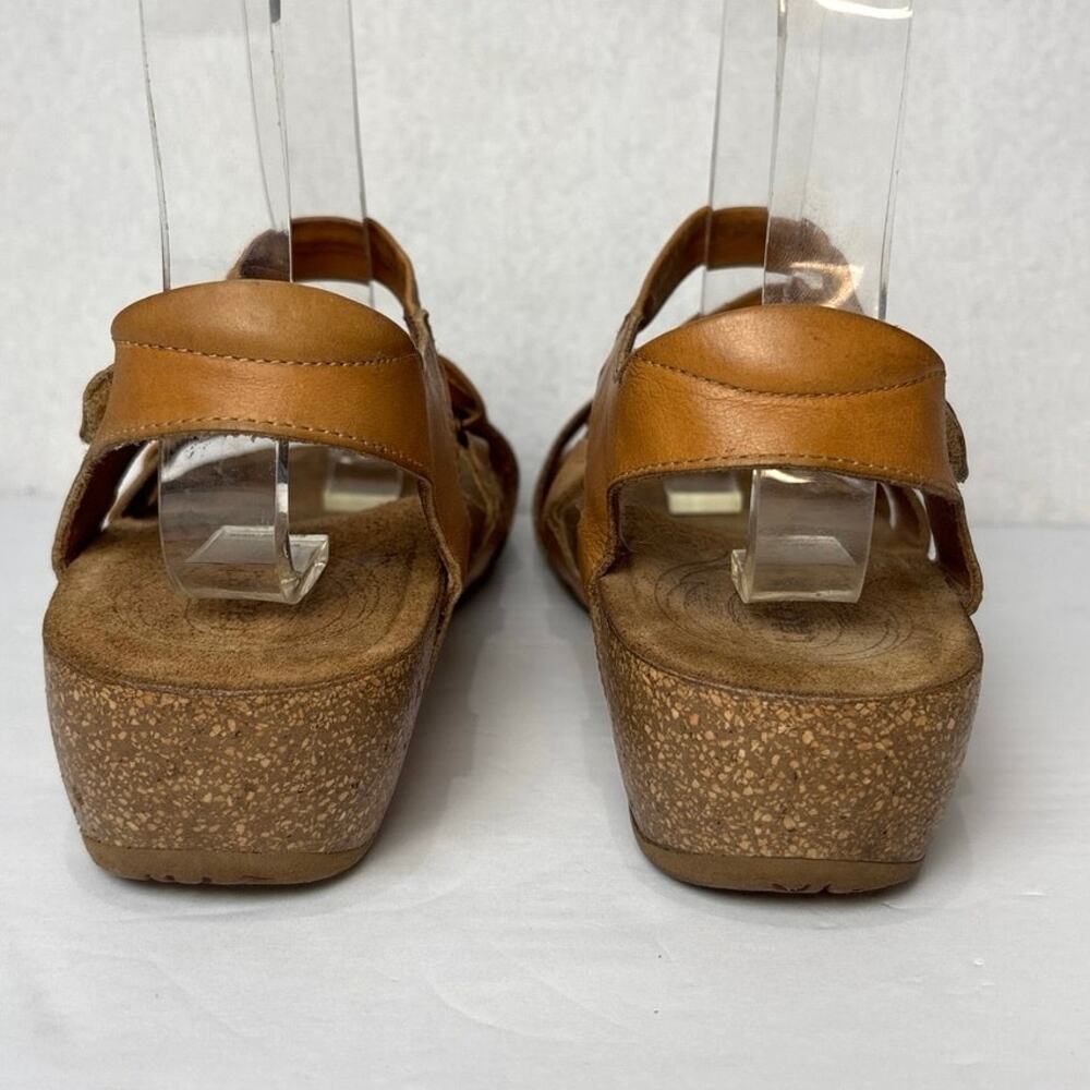 Taos Universe Camel Leather Sandals Womens Size 9.5 Strappy Comfort Wedge - Picture 4 of 9